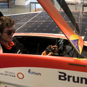 Brunel Solar Team met zonneauto te gast bij Linneweever